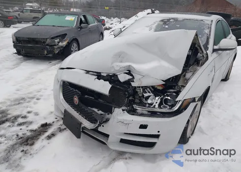 2017 Jaguar Xe 20D Premium z USA, uszkodzony, nr VIN SAJAJ4BN4HA952296